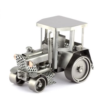 TRAKTOR KLEIN