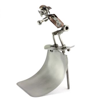 SKATEBOARD HALFPIPE