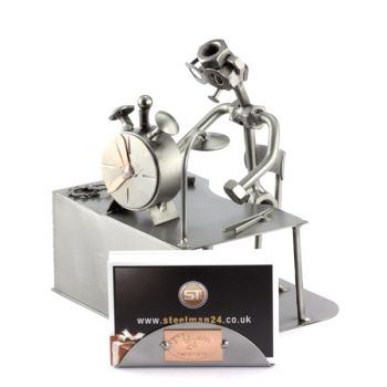 UHRMACHER MIT VISITENKARTEN-HALTER