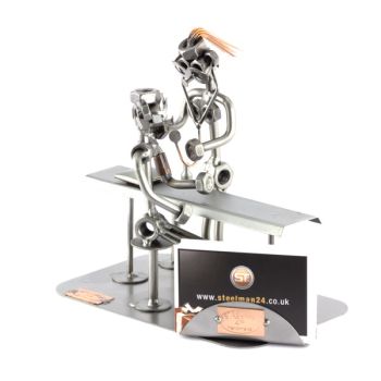 ARZTHELFERIN MIT VISITENKARTEN-HALTER