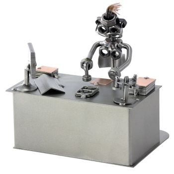 PUBLIC SERVANT (FEMALE)