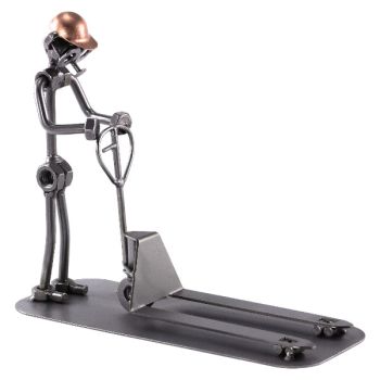 LOGISTICIAN WITH PALLET TRUCK